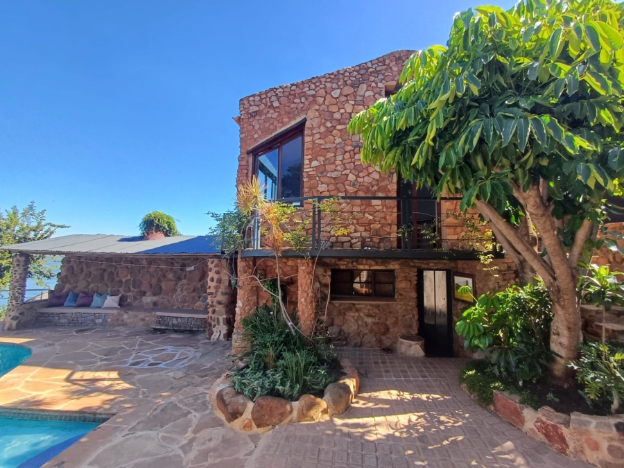 2 Bedroom Property for Sale in Kosmos North West